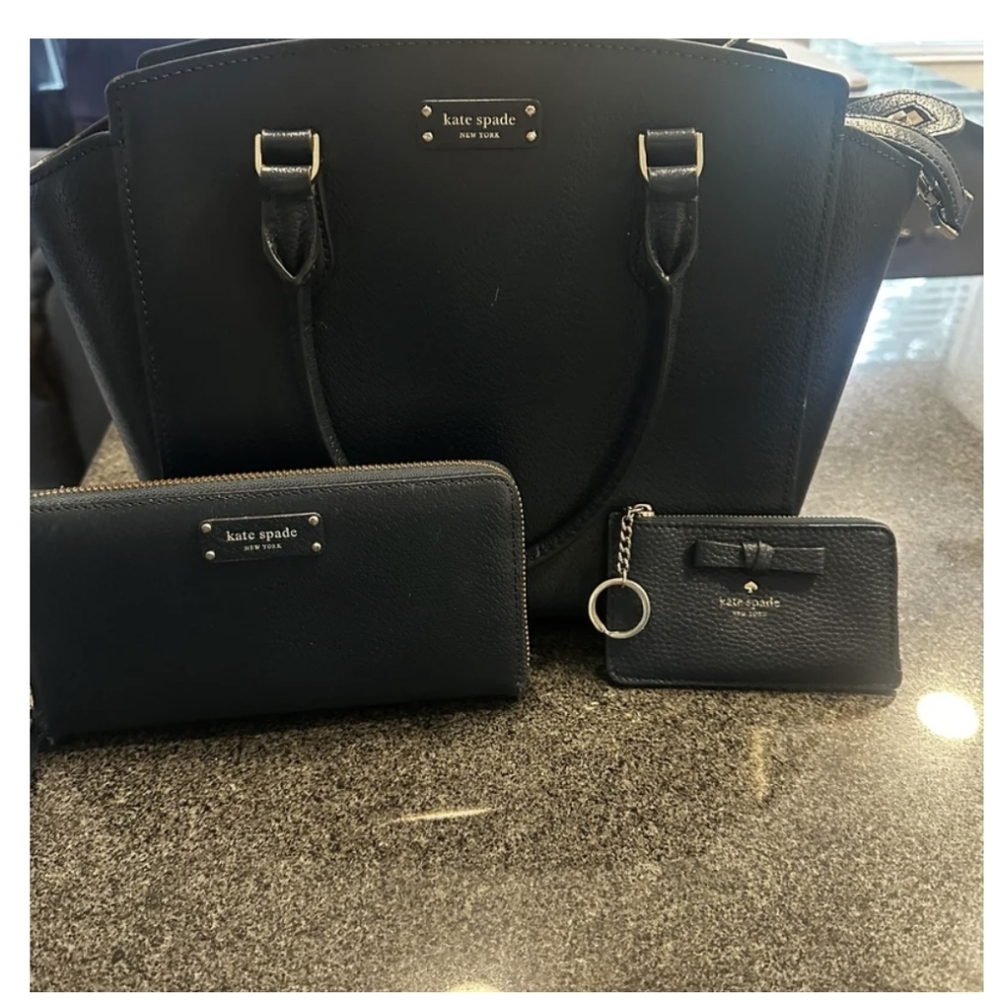 Kate Spade Blue Tote with Wallet and Cardholder PRICE IS FIRM Great Deal